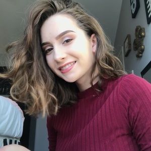 Meet your Posher, Olivia